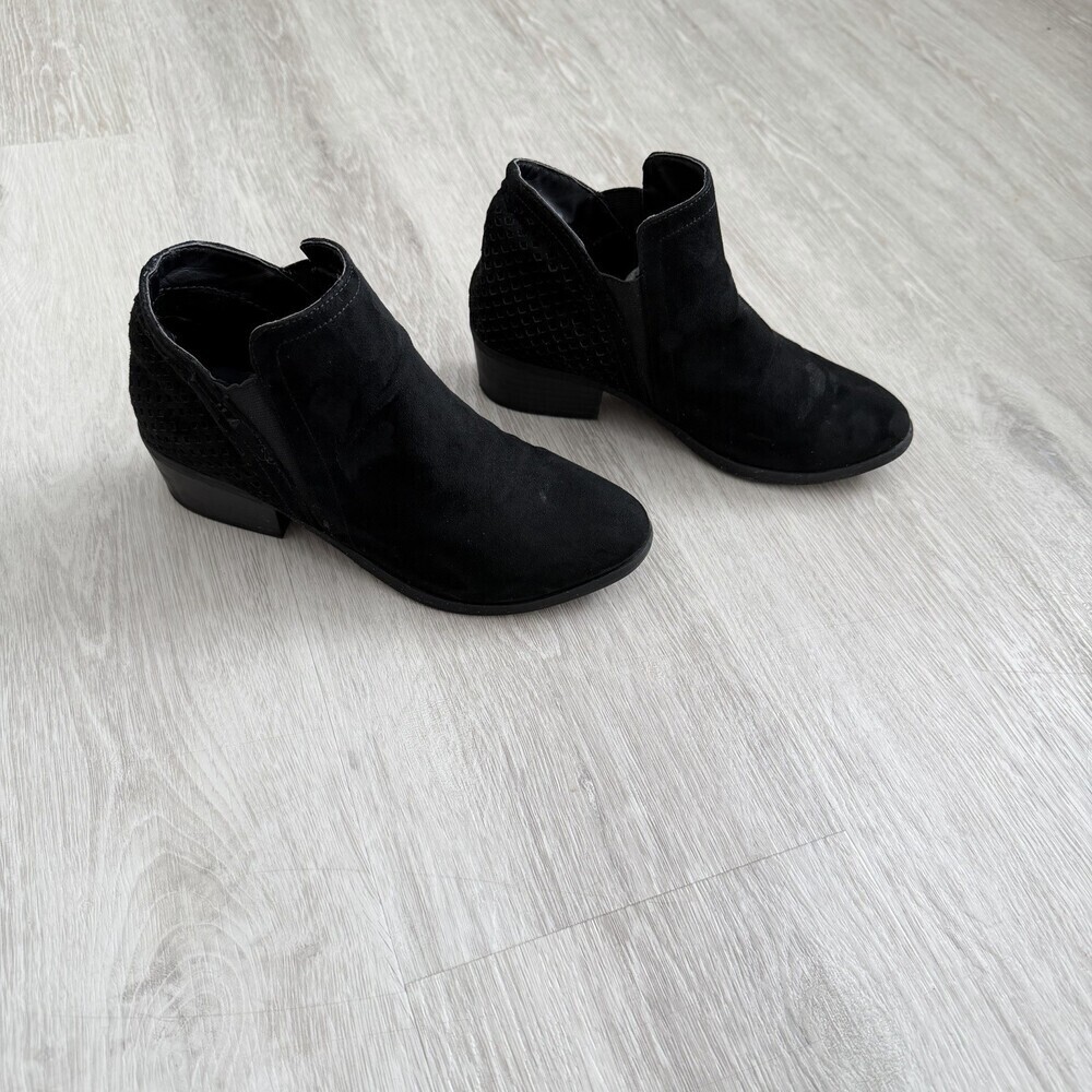 MIA Boots Black Laster Cut Ankle Booties Size 5.5 US Perforated Heel Block Heel